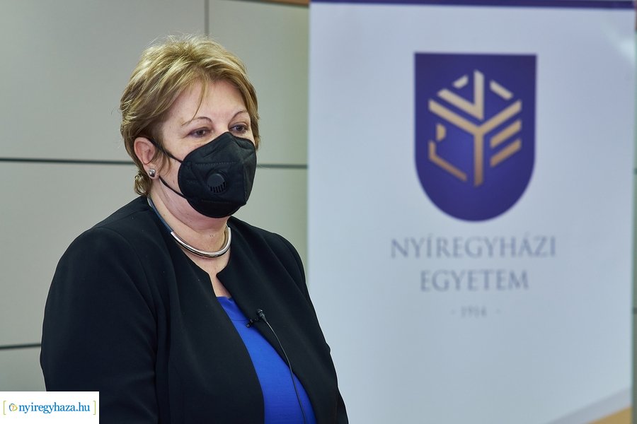 NYE felvételi sajtótájékoztatója