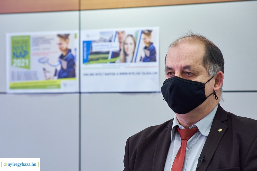 NYE felvételi sajtótájékoztatója