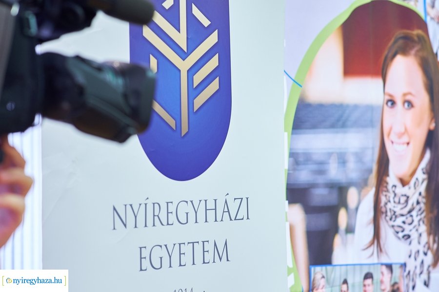 NYE felvételi sajtótájékoztatója