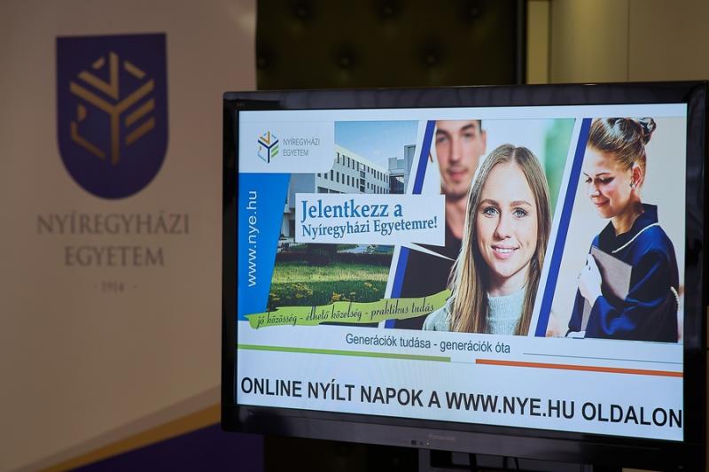 NYE felvételi sajtótájékoztatója