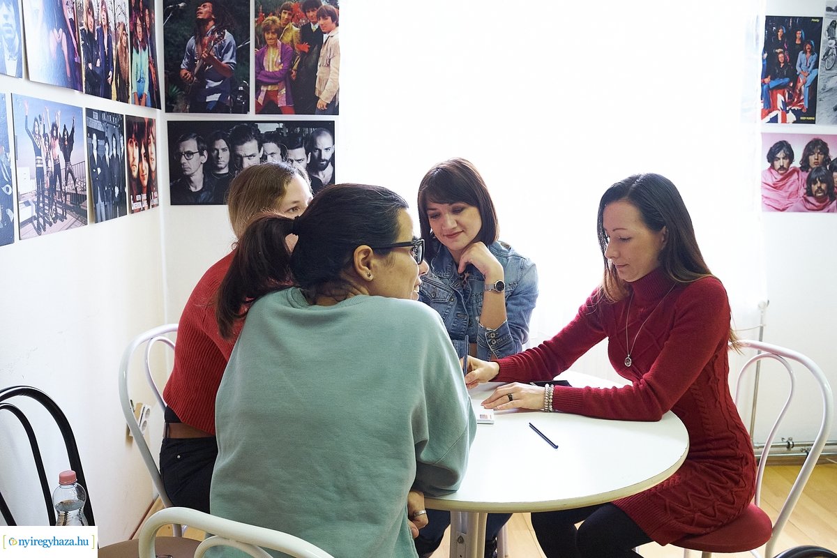 Nyelvi klubok a Mustárházban