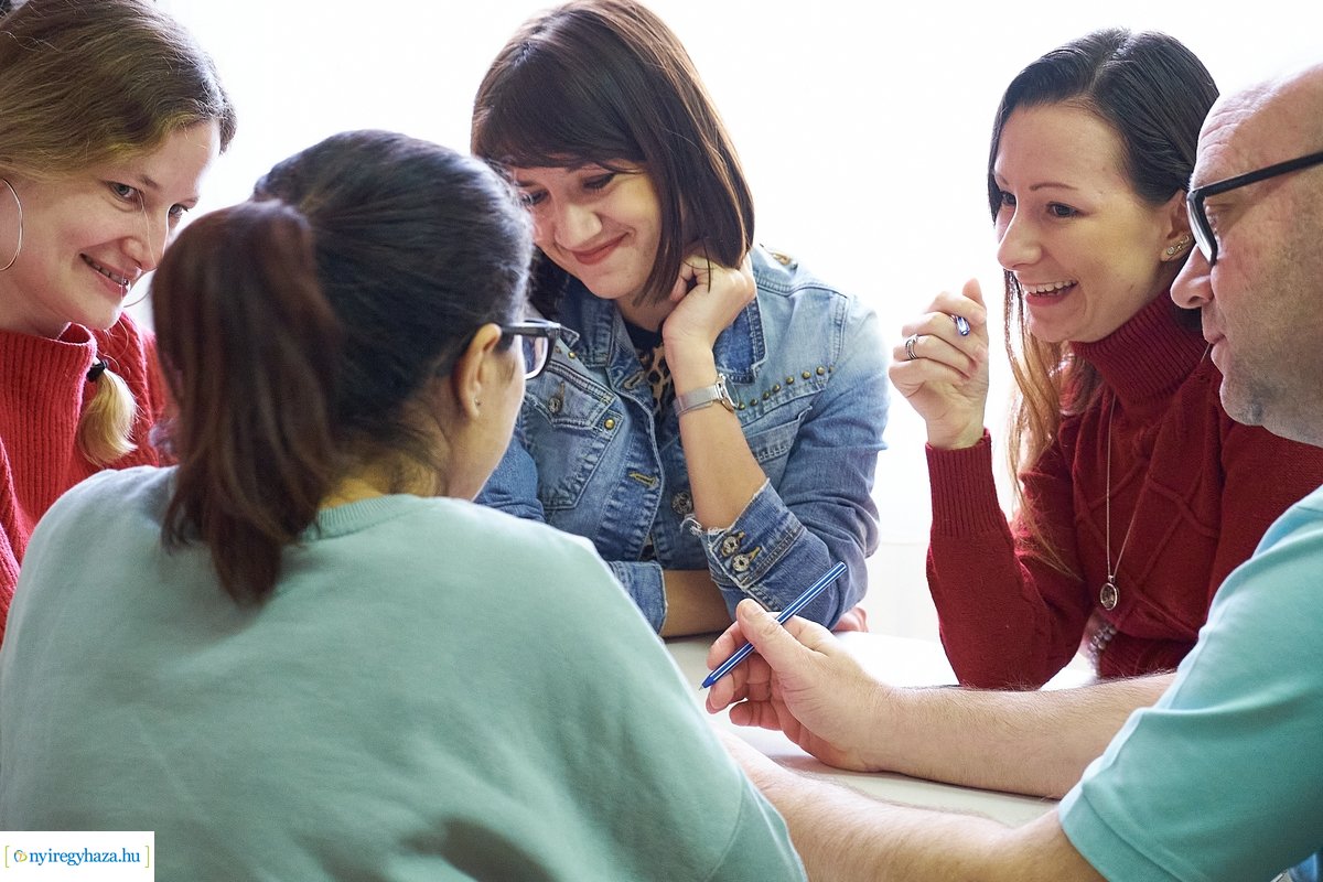 Nyelvi klubok a Mustárházban