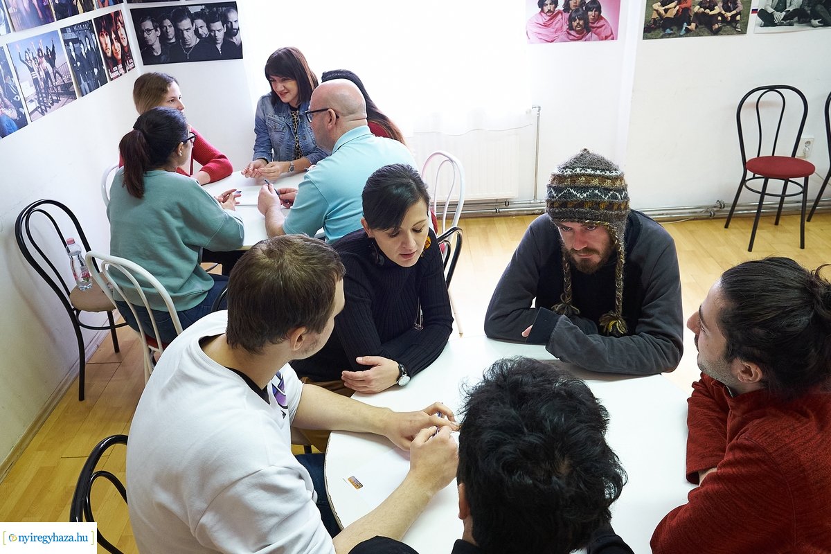 Nyelvi klubok a Mustárházban