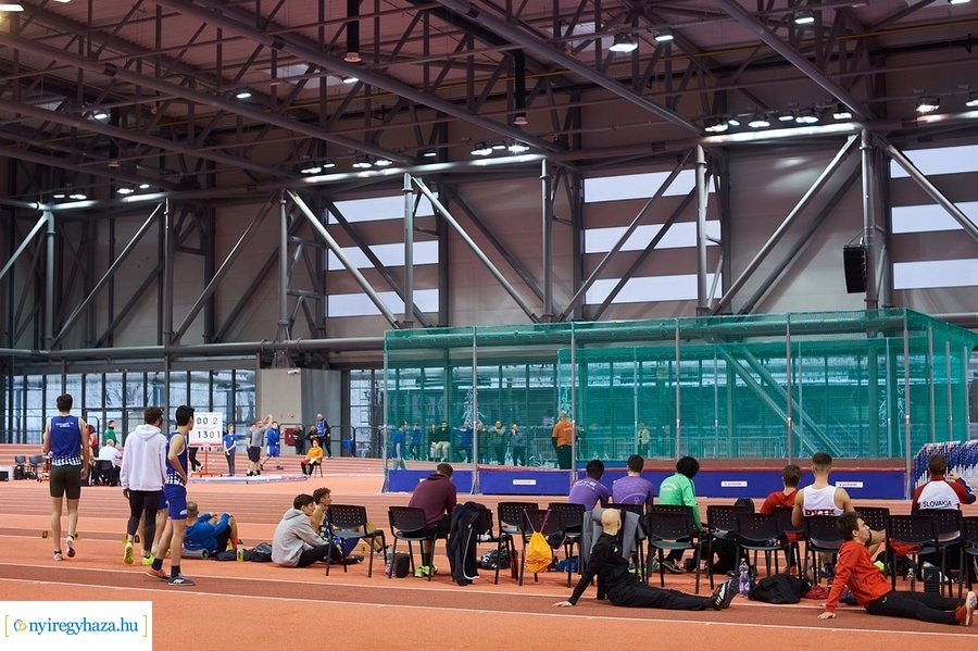 Nyílt fedett pályás verseny az Atlétikai Centrumban