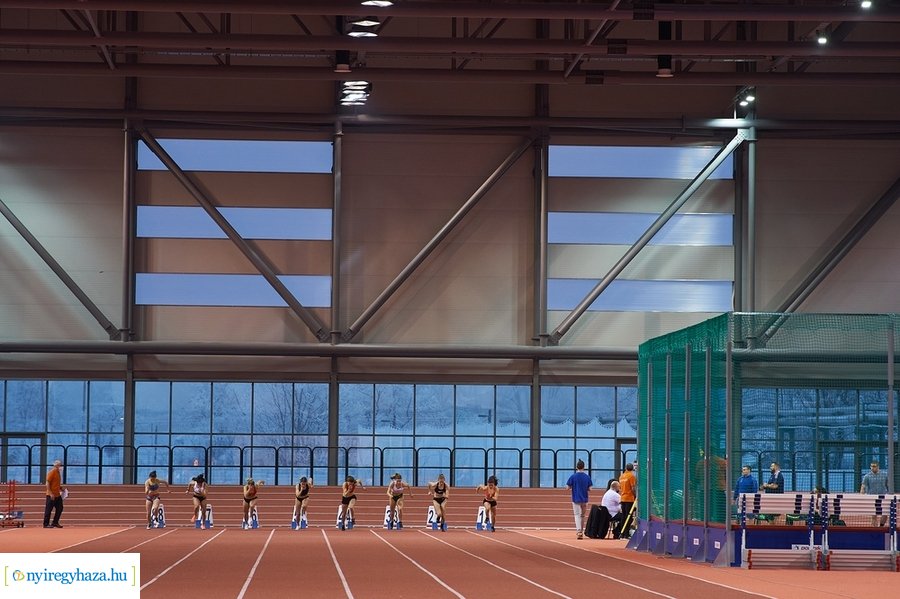Nyílt fedett pályás verseny az Atlétikai Centrumban