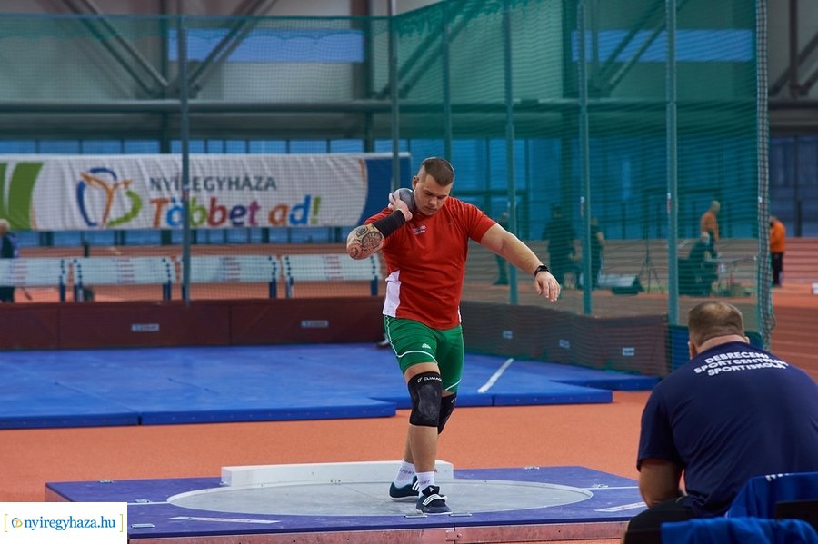 Nyílt fedett pályás verseny az Atlétikai Centrumban