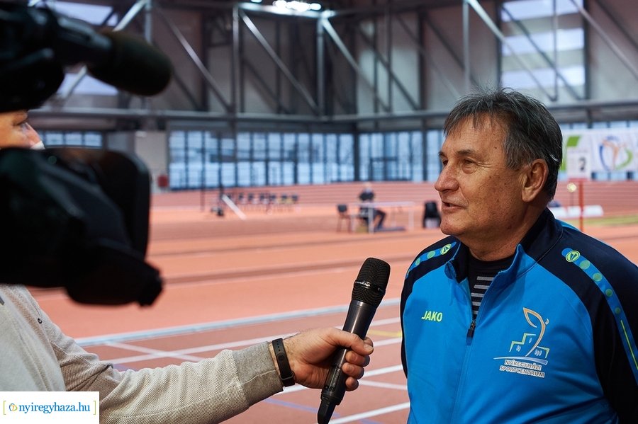 Nyílt fedett pályás verseny az Atlétikai Centrumban