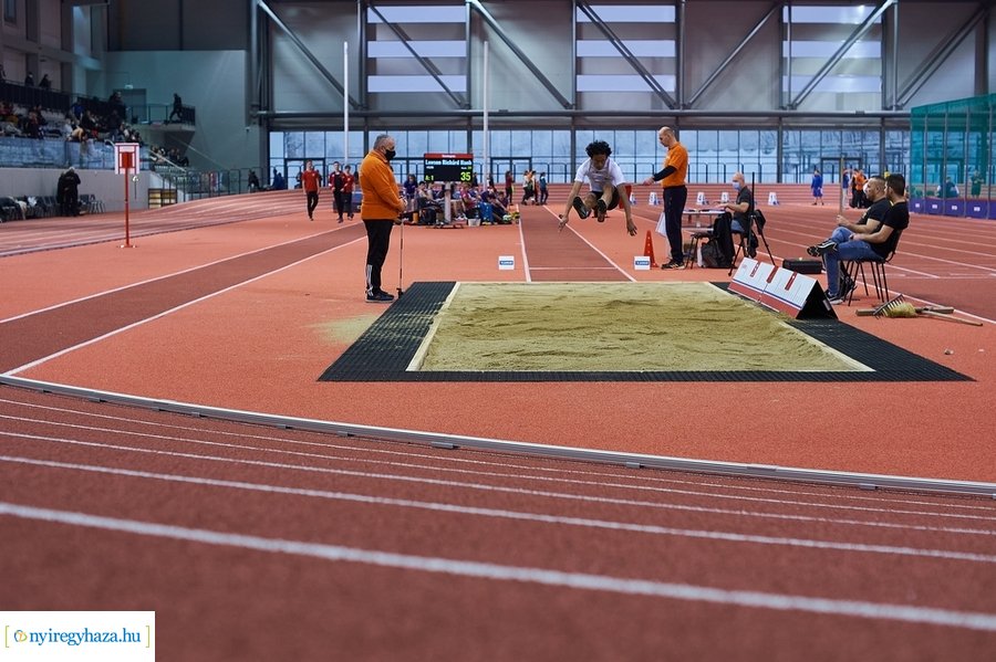 Nyílt fedett pályás verseny az Atlétikai Centrumban