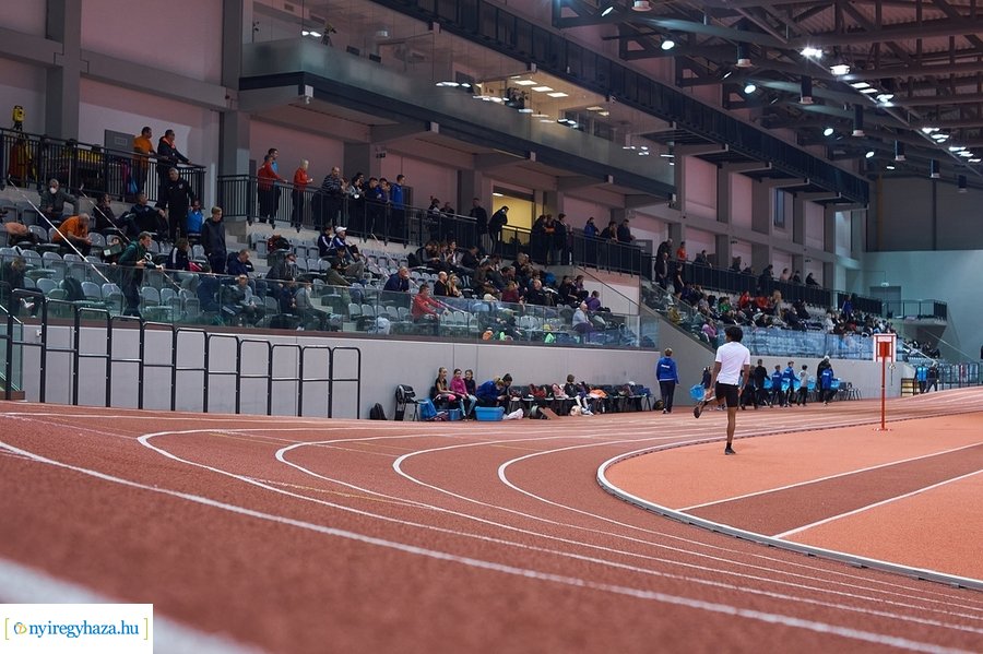 Nyílt fedett pályás verseny az Atlétikai Centrumban