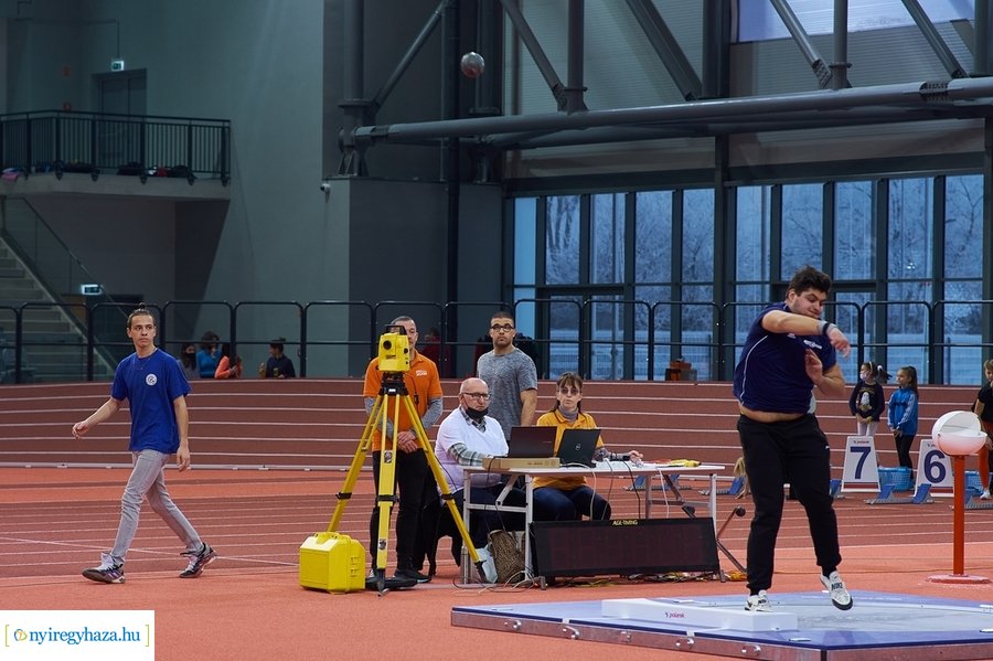 Nyílt fedett pályás verseny az Atlétikai Centrumban