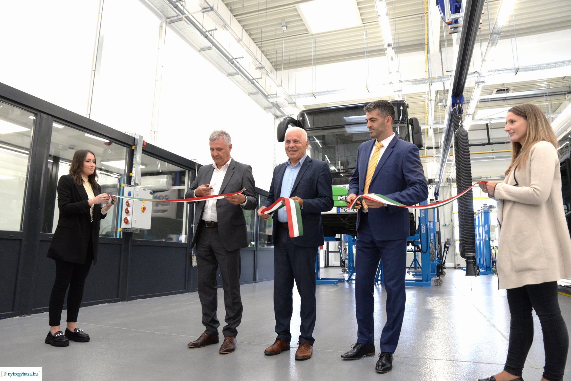 Nyíregyháza új autóbusz telephelyének átadása