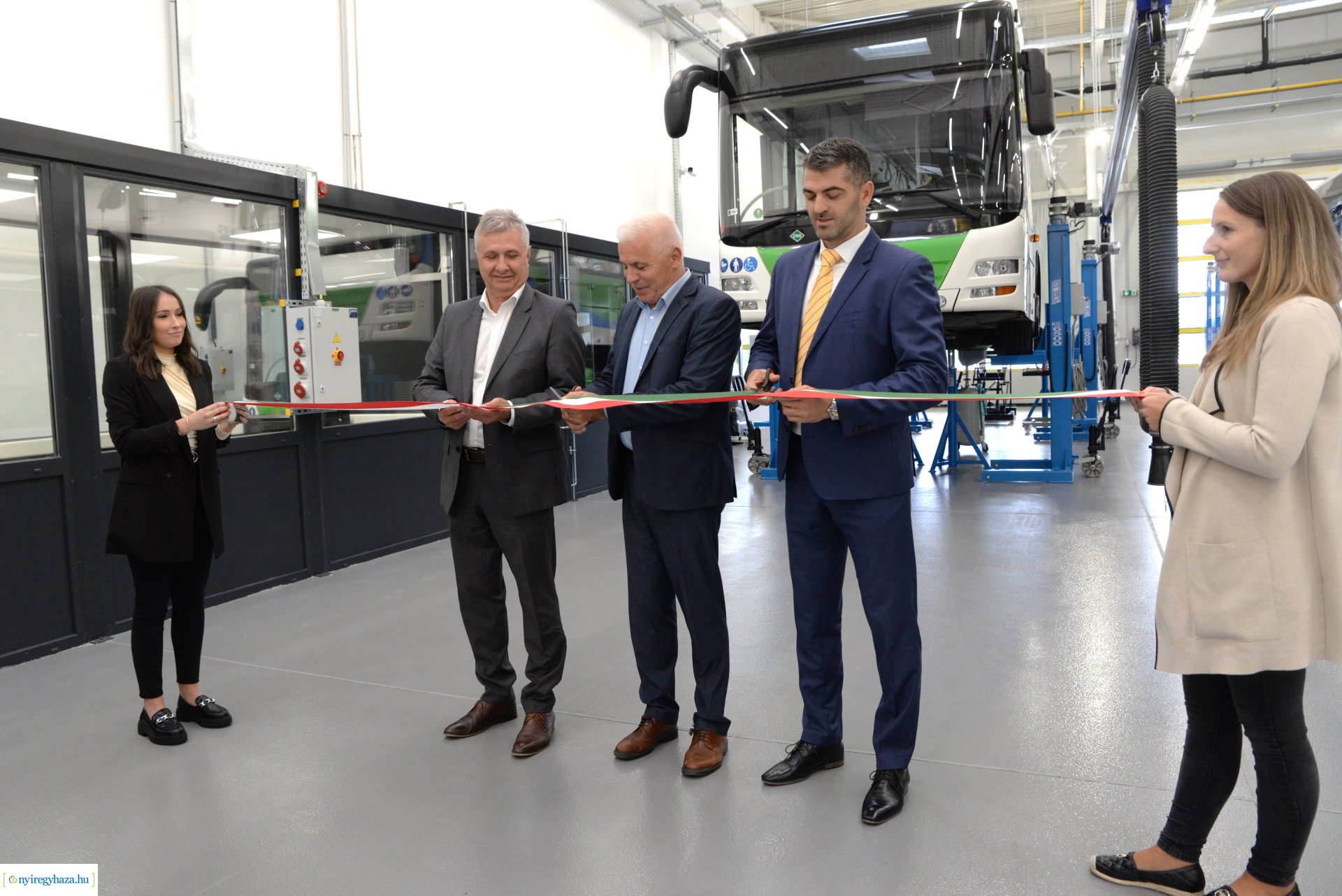 Nyíregyháza új autóbusz telephelyének átadása