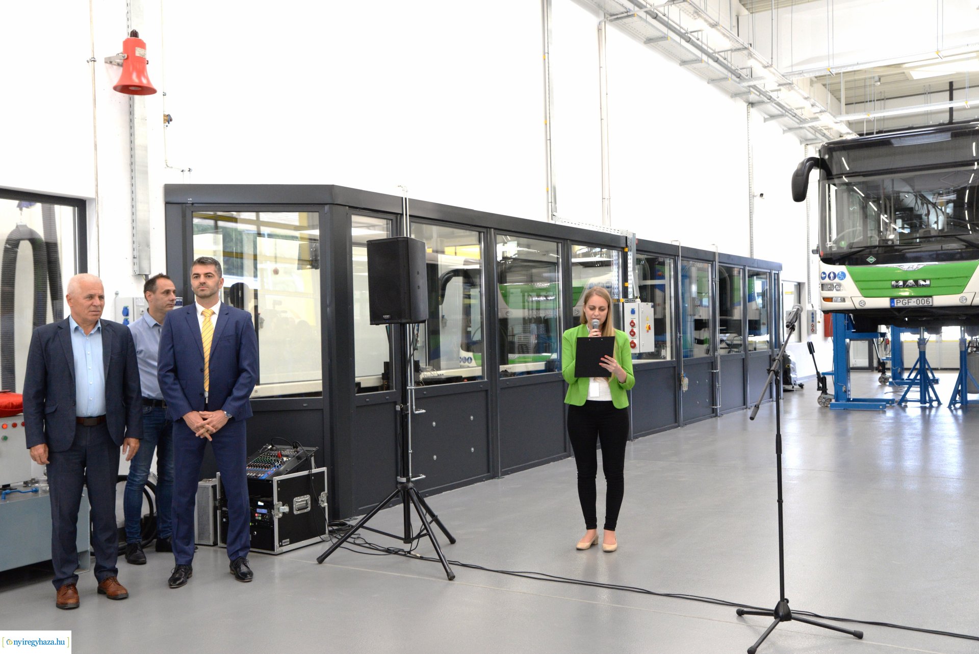 Nyíregyháza új autóbusz telephelyének átadása