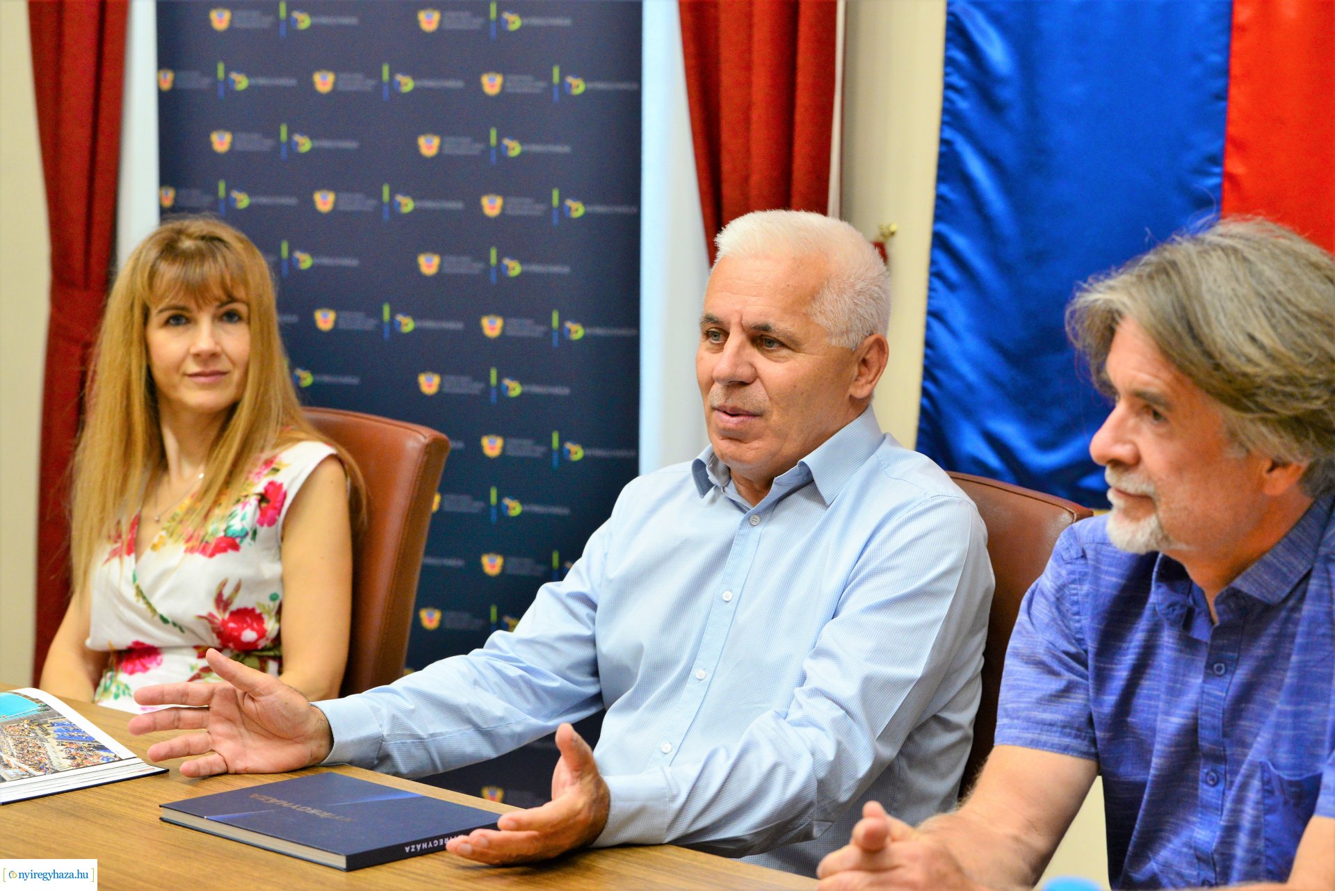 Nyíregyháza új képeskönyvét mutatták be a Városházán