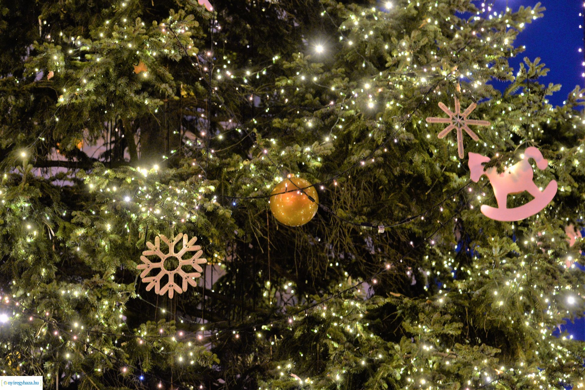 Nyíregyháza ünnepi fényei