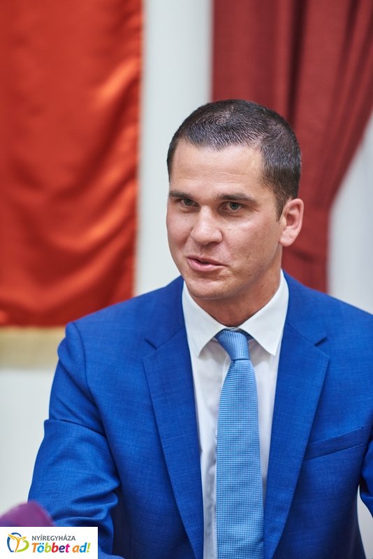 Nyíregyházi Atlétikai Centrum szerződés aláírás