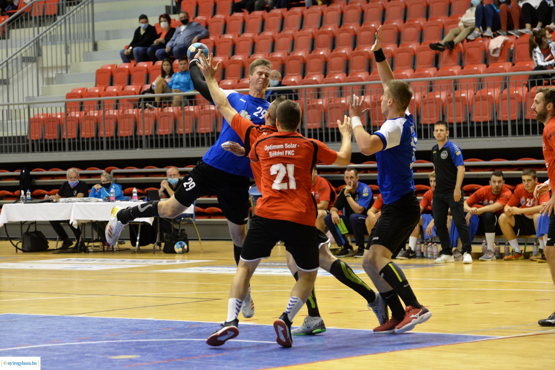 Nyíregyházi KC - Békés a Continental Arénában