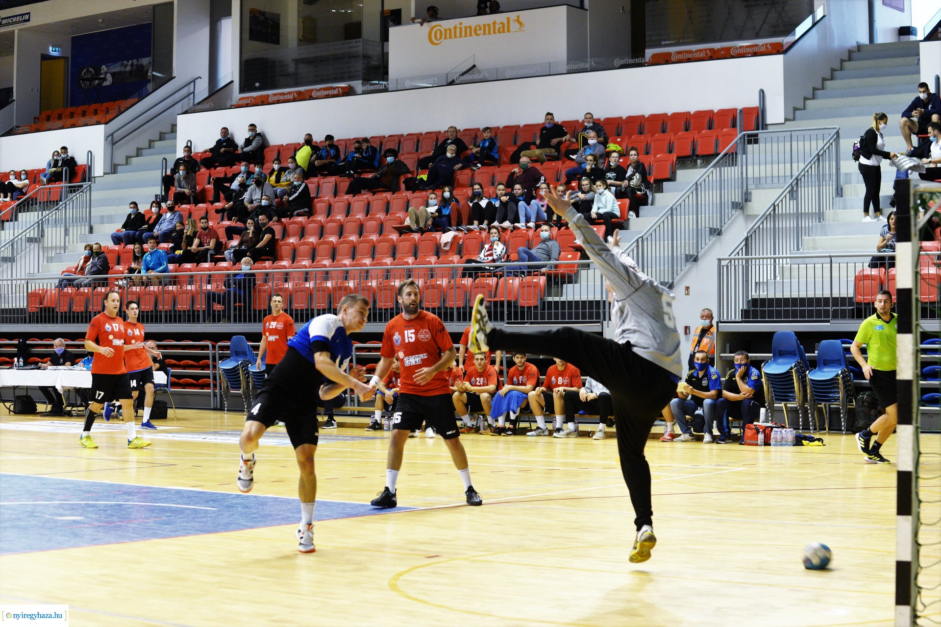 Nyíregyházi KC - Békés a Continental Arénában