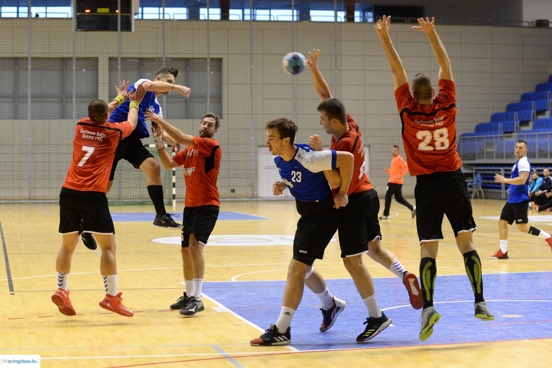 Nyíregyházi KC - Békés a Continental Arénában