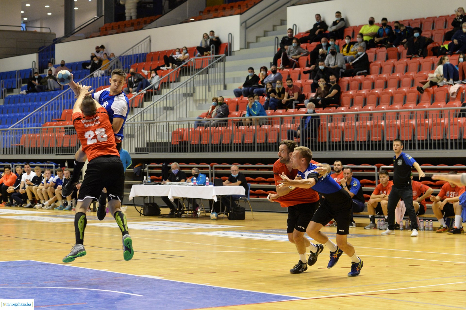 Nyíregyházi KC - Békés a Continental Arénában