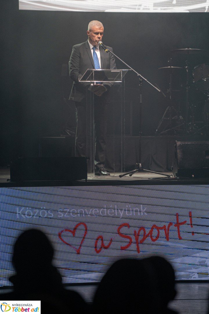 Karácsonyi Évzáró Gálaműsort rendezett a Nyíregyházi Sportcentrum 