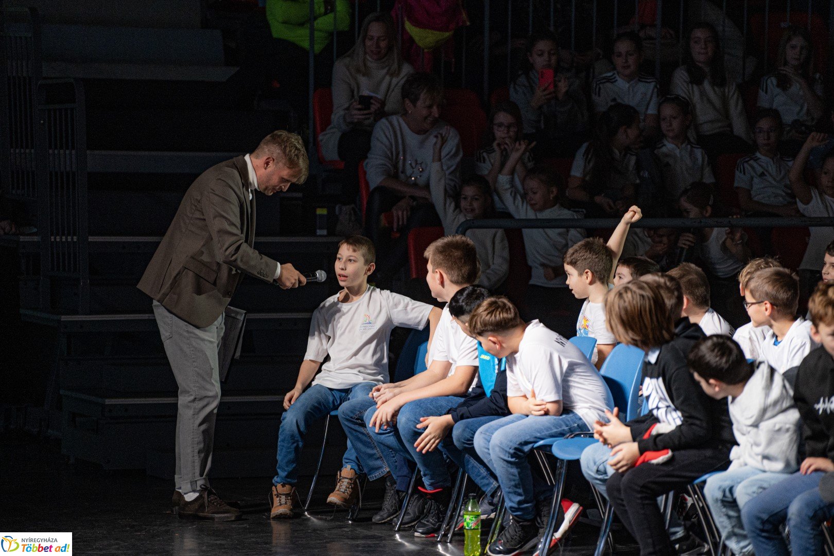 Karácsonyi Évzáró Gálaműsort rendezett a Nyíregyházi Sportcentrum 