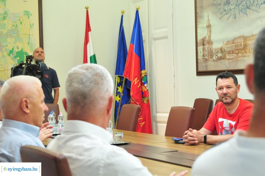 Nyíregyházi sportolók a Városházán 20230807