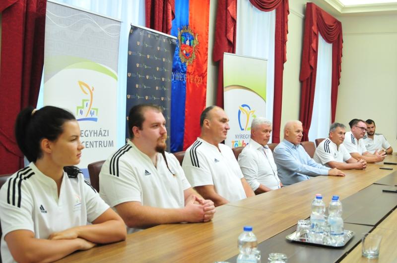 Nyíregyházi sportolók a Városházán 20230807