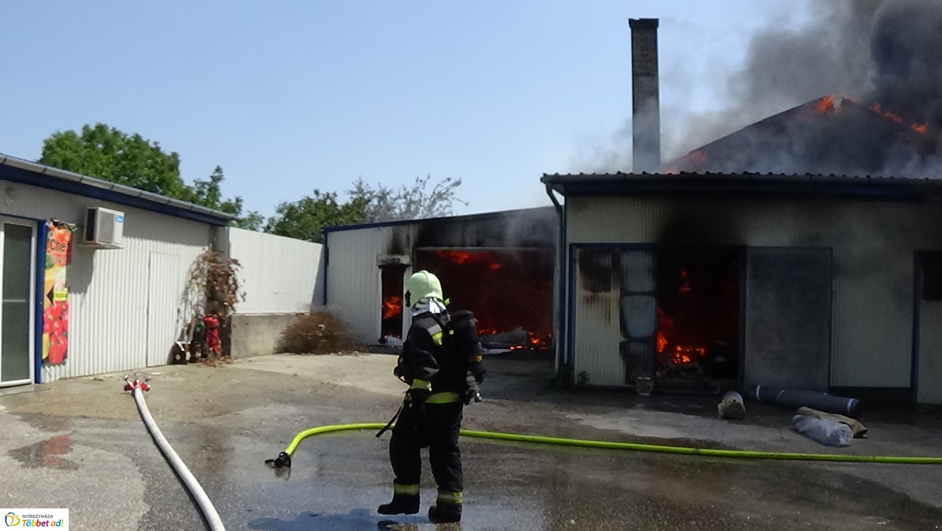 Nyíregyházi üzemcsarnok lángolt