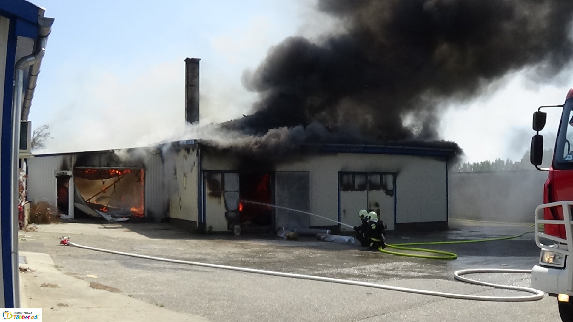 Nyíregyházi üzemcsarnok lángolt