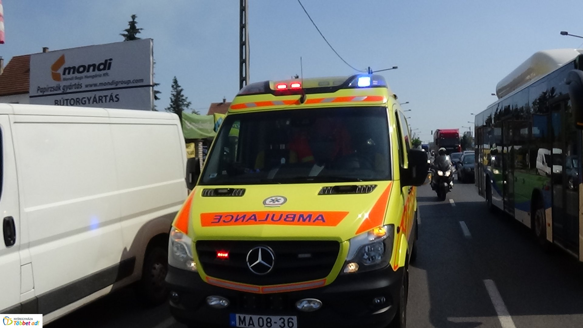 Nyíregyházi üzemcsarnok lángolt