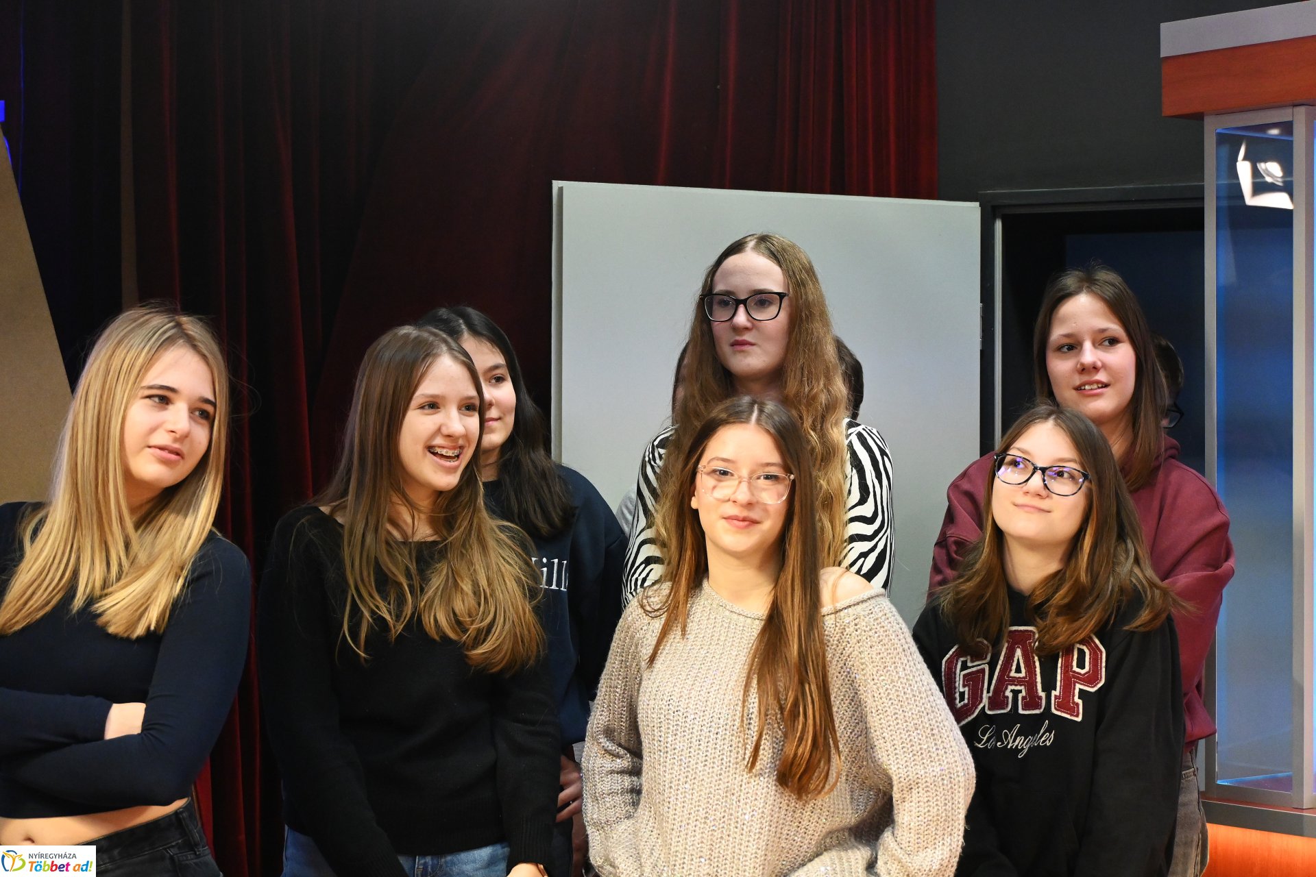 Nyolcadikosok látogattak a Zelk iskolából a Nyíregyházi Televízió stúdiójába