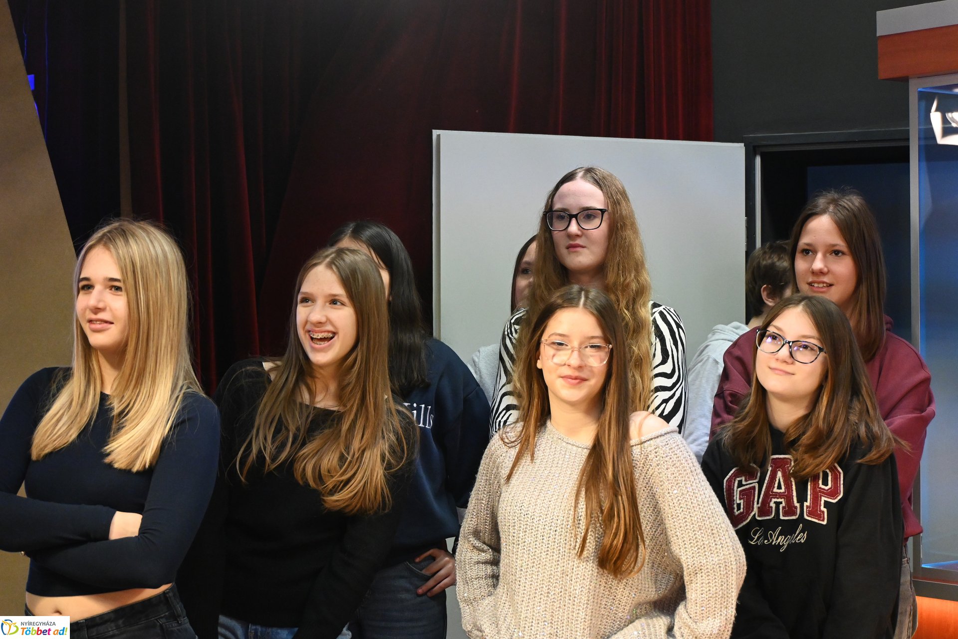 Nyolcadikosok látogattak a Zelk iskolából a Nyíregyházi Televízió stúdiójába