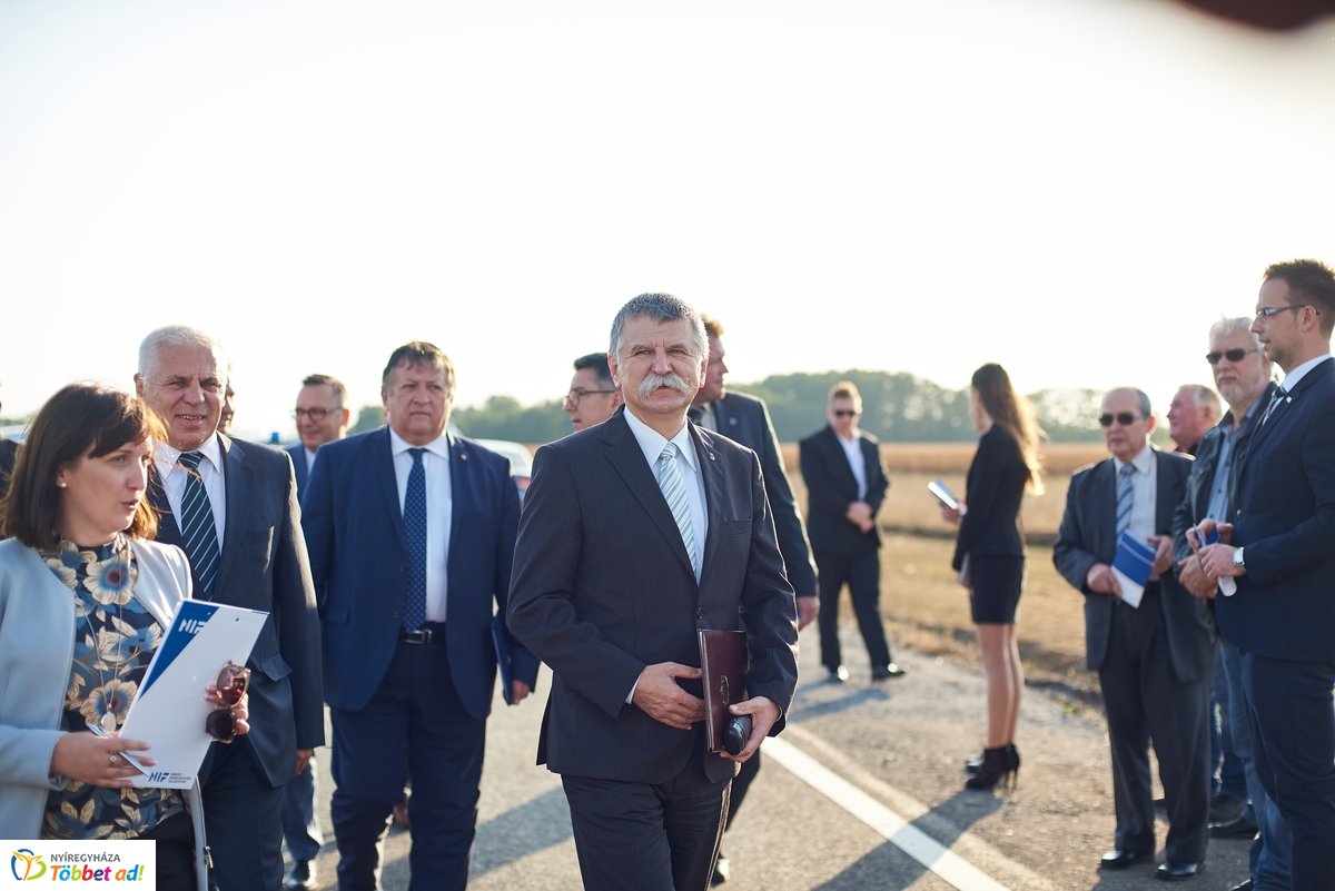 Nyugati elkerülő szakasz átadó - Nyírszőlős