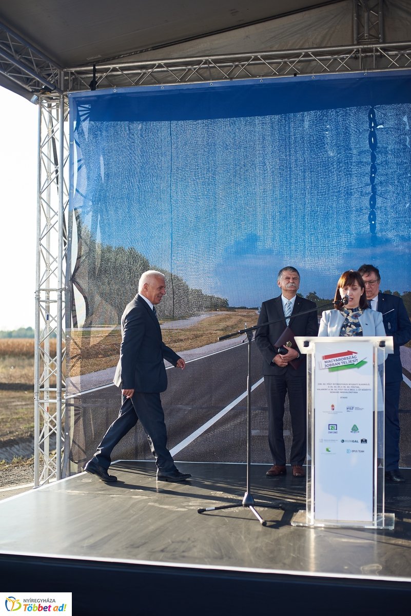 Nyugati elkerülő szakasz átadó - Nyírszőlős