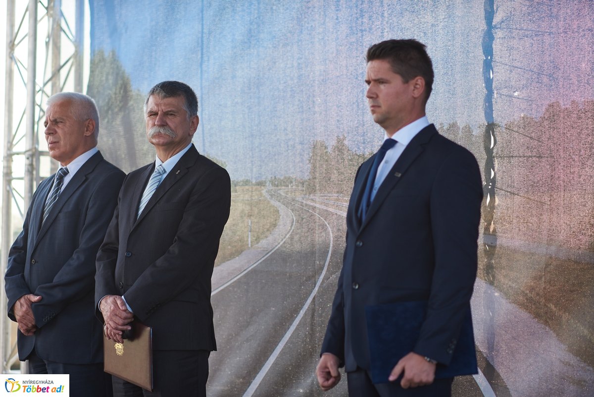 Nyugati elkerülő szakasz átadó - Nyírszőlős