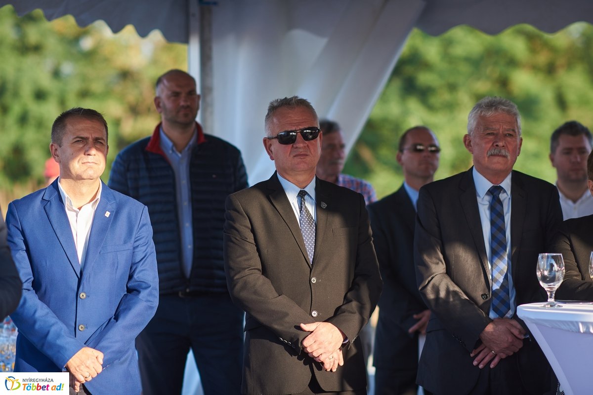 Nyugati elkerülő szakasz átadó - Nyírszőlős