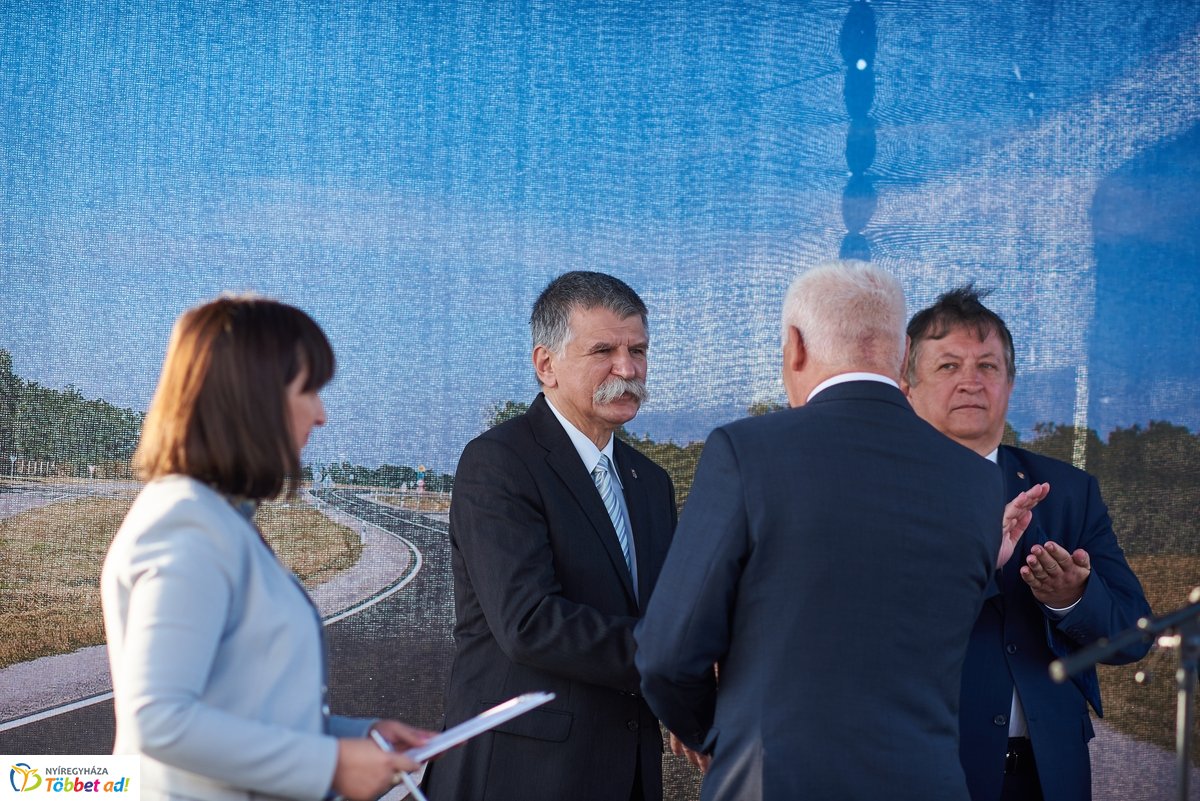 Nyugati elkerülő szakasz átadó - Nyírszőlős