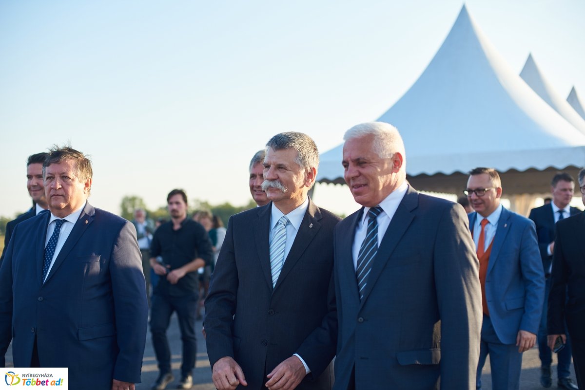 Nyugati elkerülő szakasz átadó - Nyírszőlős