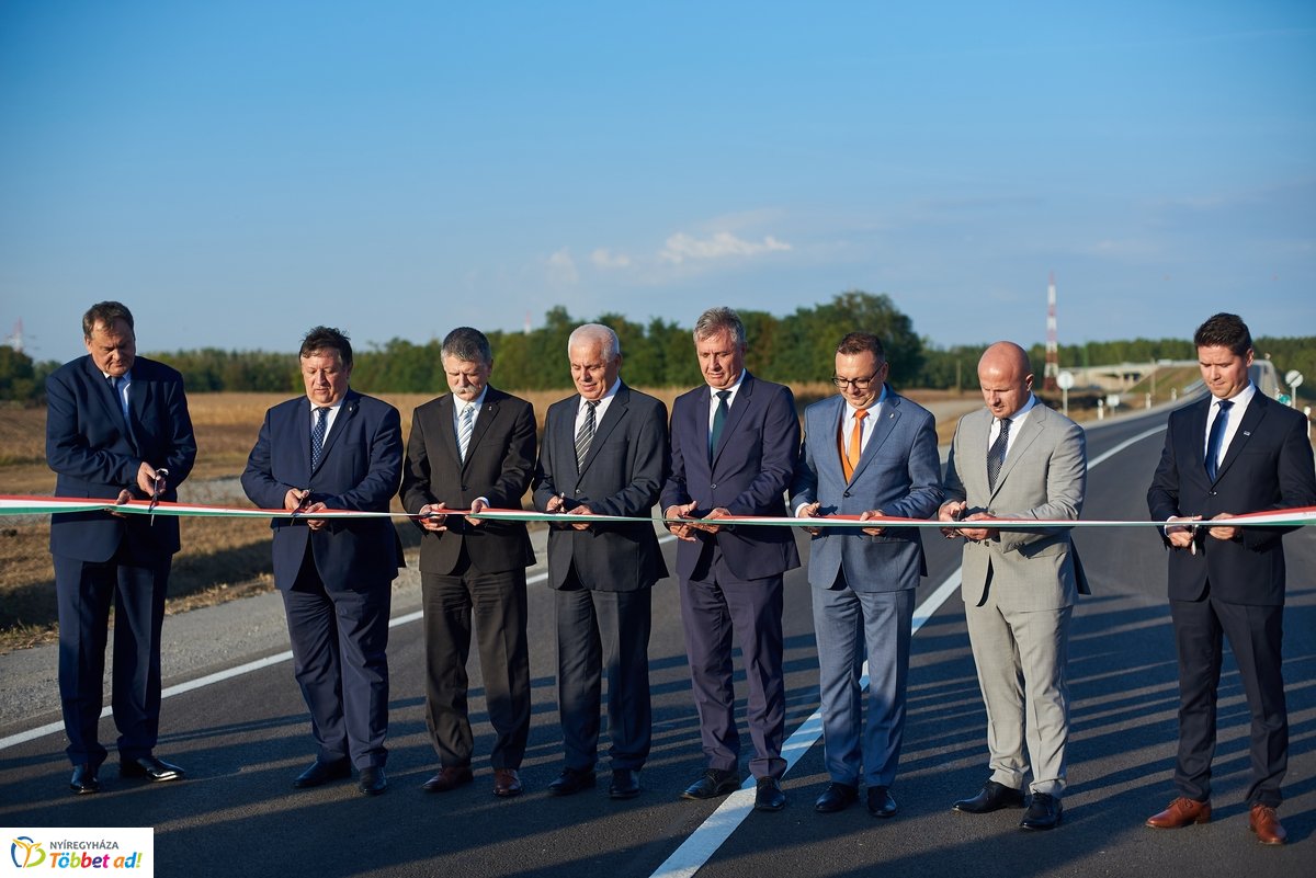 Nyugati elkerülő szakasz átadó - Nyírszőlős
