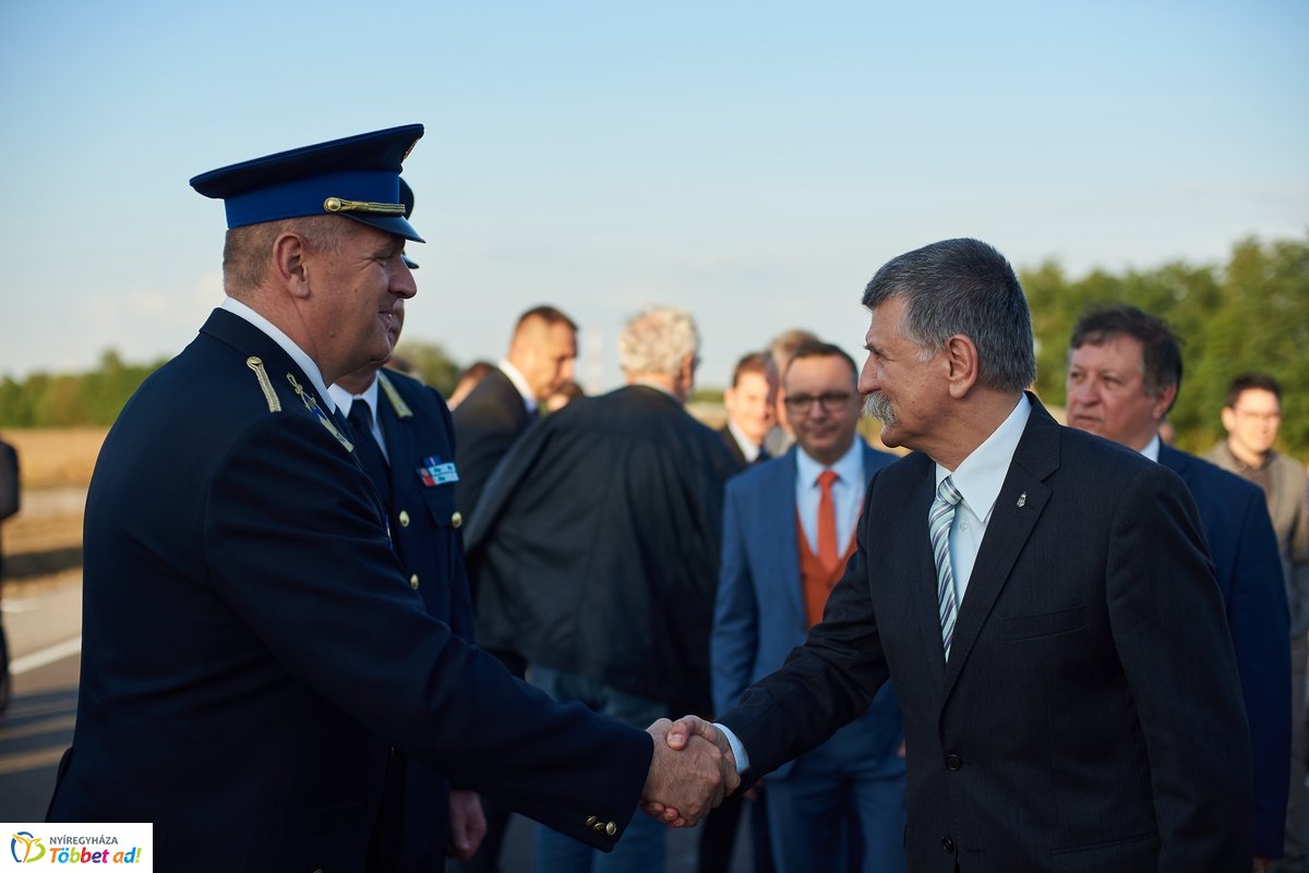 Nyugati elkerülő szakasz átadó - Nyírszőlős