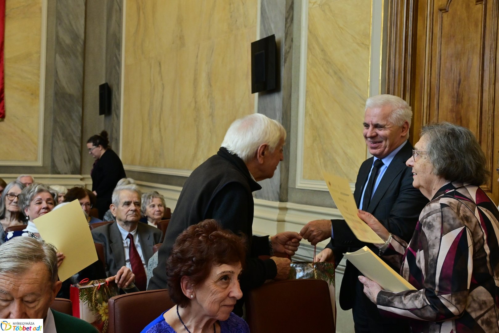 Nyugdíjas Karácsony 2025