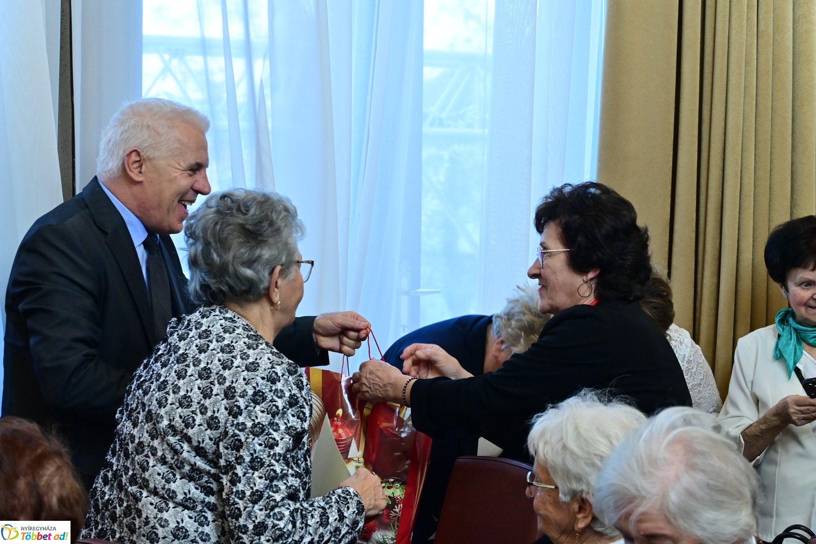 Nyugdíjas Karácsony 2025