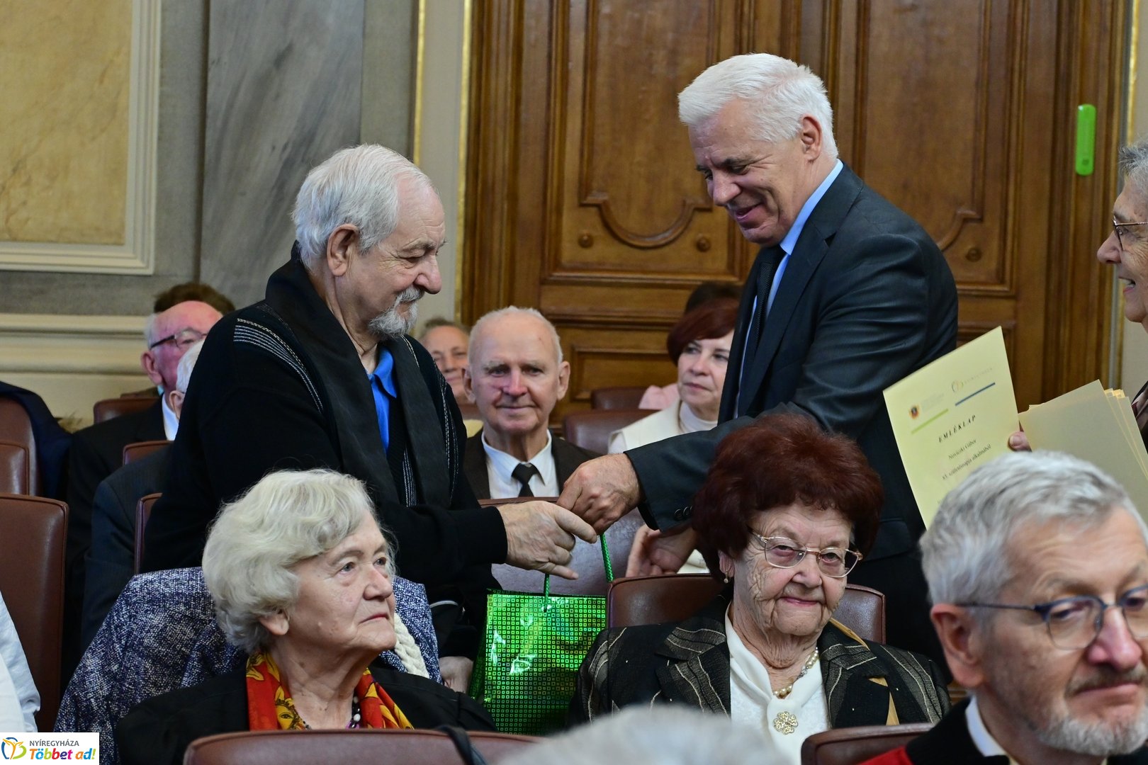 Nyugdíjas Karácsony 2025