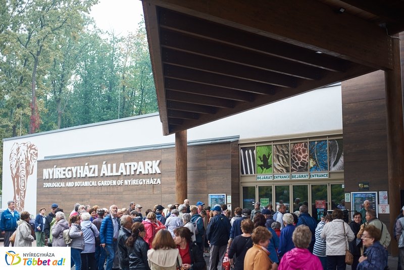 Nyugdíjas séta az Állatparkban