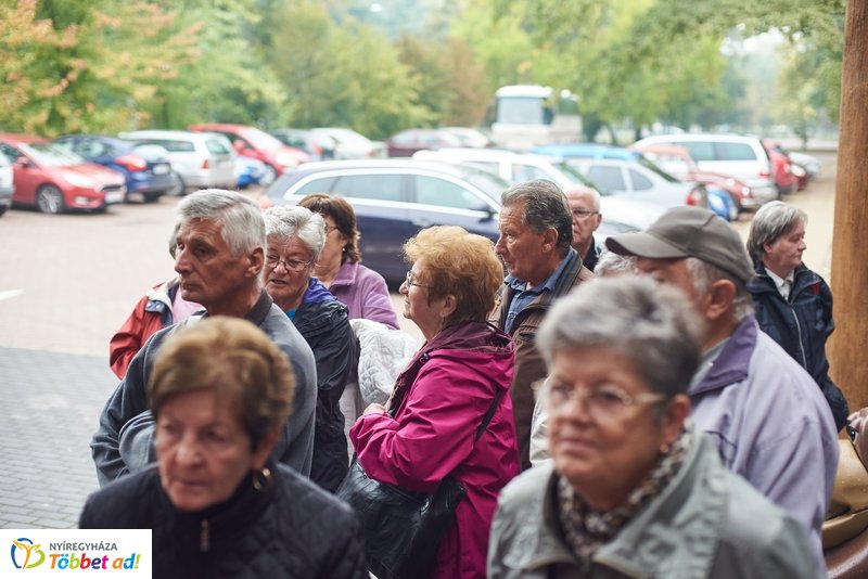 Nyugdíjas séta az Állatparkban