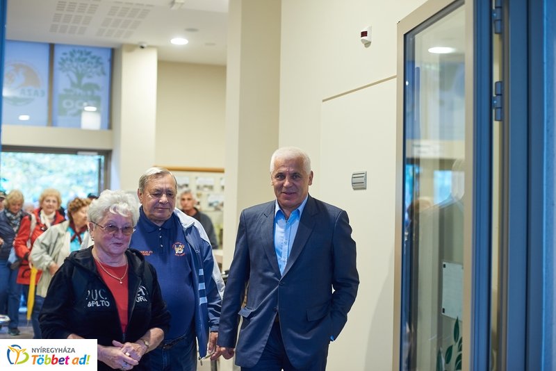 Nyugdíjas séta az Állatparkban