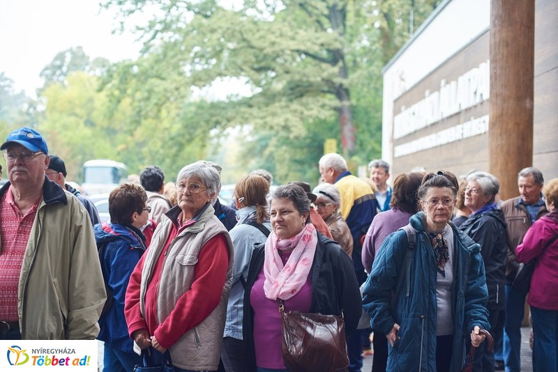 Nyugdíjas séta az Állatparkban