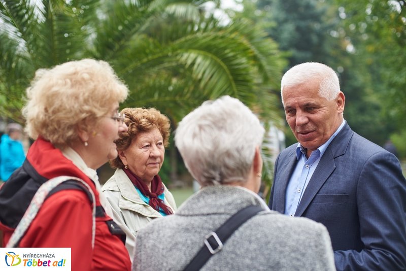 Nyugdíjas séta az Állatparkban