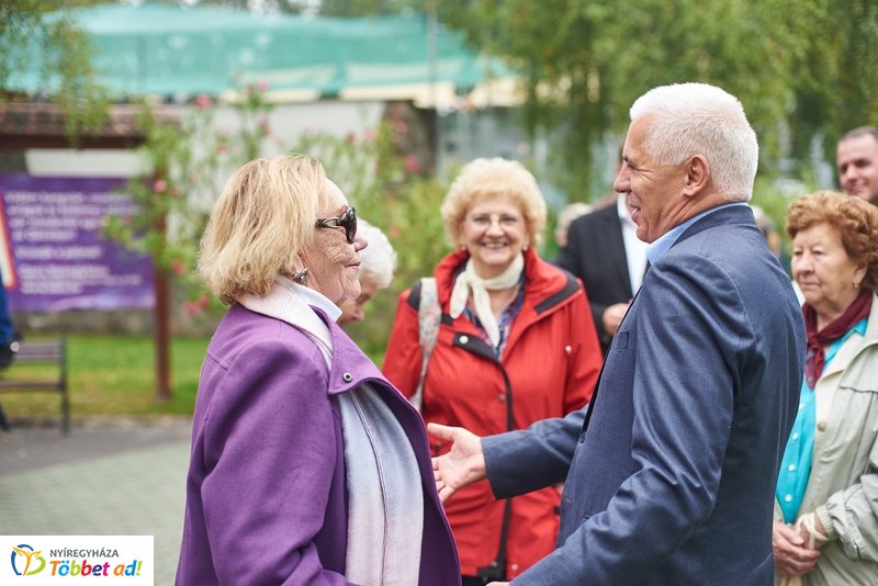 Nyugdíjas séta az Állatparkban